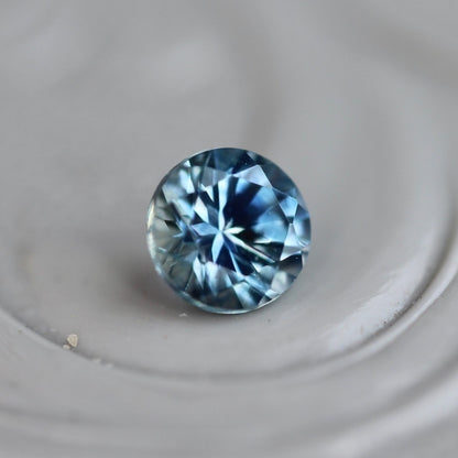 モンタナサファイア 0.27ct 3.7mm アメリカ・モンタナ州産 蘭 【MJ2425】