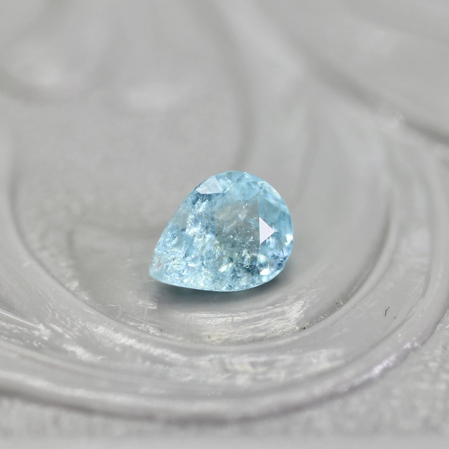 パライバトルマリン モザンビーク産 0.22ct ペアシェイプ 4.8mm×3.6mm×2.3mm【MJ2742】