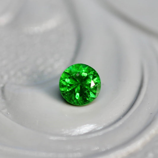 デマントイドガーネット 0.145ct 2.8mm 【MJ2488】