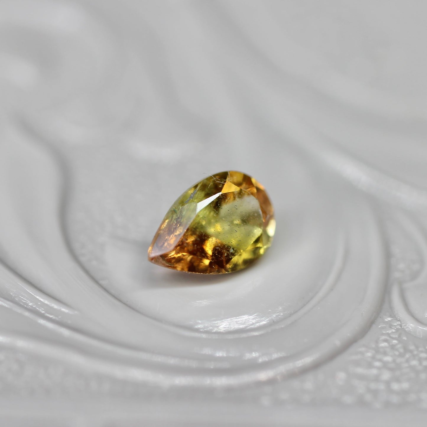 ペアシェイプ パーティーカラード トルマリン 0.45ct  6.0mm×4.0mm×2.6mm【MJ2571】