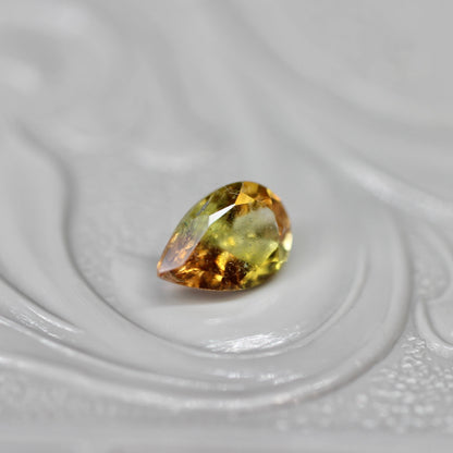 ペアシェイプ パーティーカラード トルマリン 0.45ct  6.0mm×4.0mm×2.6mm【MJ2571】