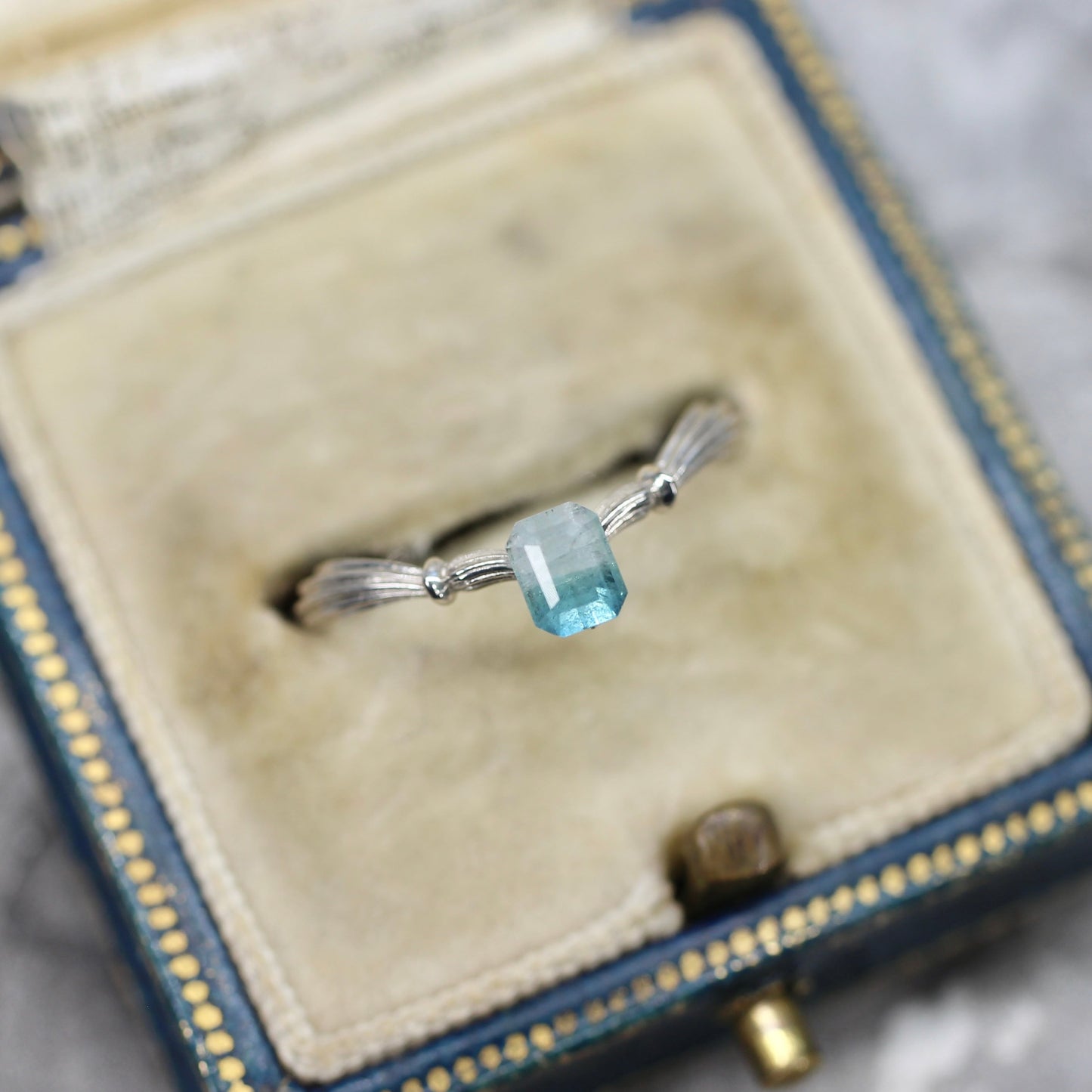 エメラルドカット バイカラートルマリン 0.40ct 4.1mm×3.1mm-2.6mm 【MJ2516】