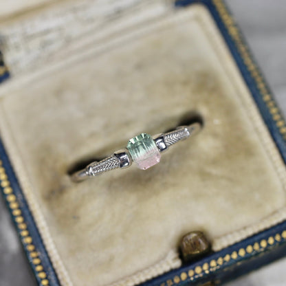 バイカラートルマリン 0.34ct エメラルドカット 4.4mm×3.5mm×2.9mm【MJ2668】