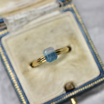 パーティーカラードトルマリン 0.92ct エメラルドカット 6.0mm×5.1mm×3.7mm【MJ2660】