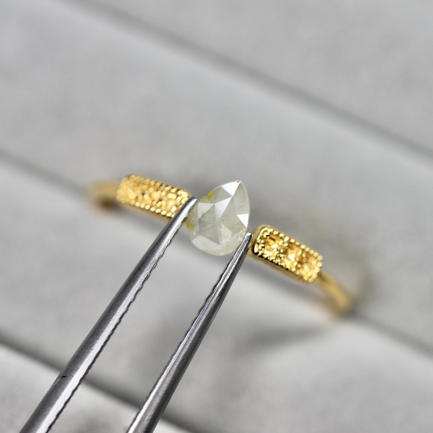 ペアシェイプカット ナチュラルダイヤモンド 0.19ct 4.9mm×3.4mm-0.6mm 【MJ2485】