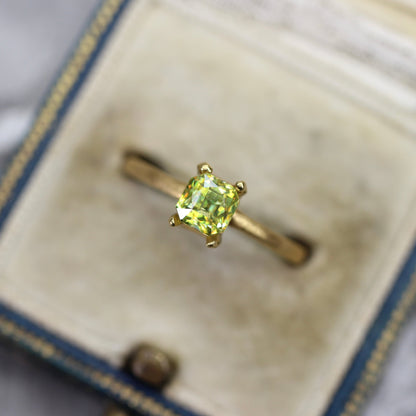 スフェーン 0.82ct ラディアントミックスカット 4.3mm×4.4mm×4.0mm【MJ2722】