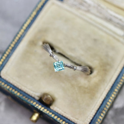 パライバカラーベリル 0.14ct スクエアカット 3.2mm×3.2mm×2.3mm【MJ2714】