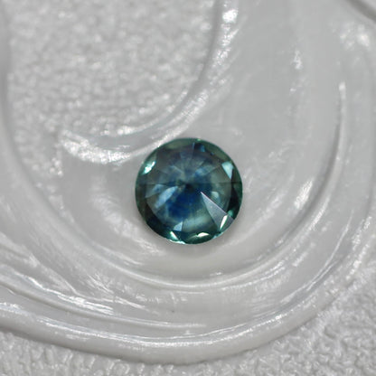 モンタナサファイア 0.25ct ラウンドカット 3.8mm×3.8mm×2.5mm アメリカ・モンタナ州産 風信子【MJ2597】