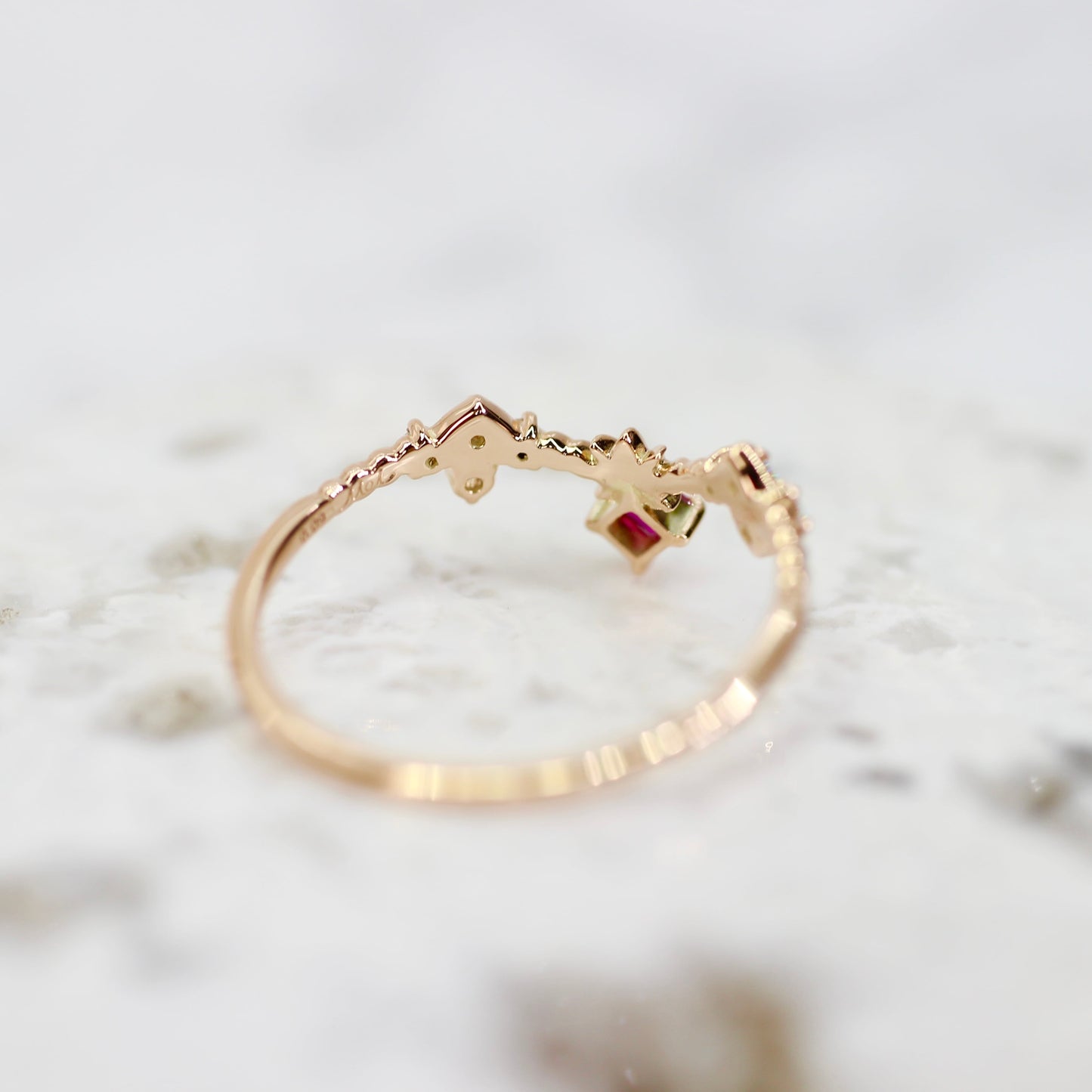 ルビー 0.07ct ダイヤモンド 計0.09ct スクエアカット K10PG 4本爪(プレーン)×レスピレーションアーム【MJ2849】