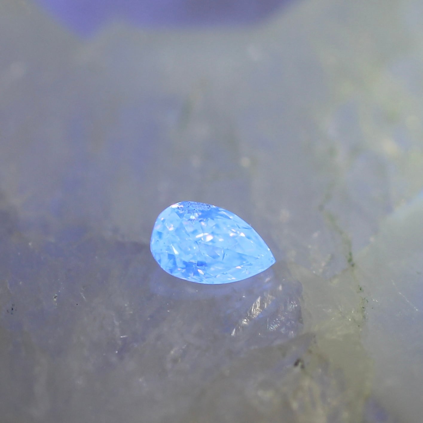 シャンパンブラウンダイヤモンド 0.09ct ペアシェイプカット  3.8mm×2.4mm×1.4mm【MJ2628】