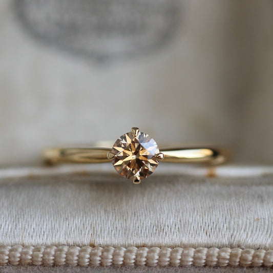 ブラウンダイヤモンド 0.325ct 4本爪×絞りアーム K18YGリング 【MJ2412】