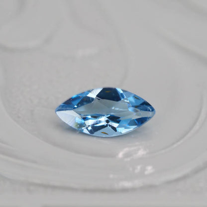サンタマリアアクアマリン 0.17ct マーキスカット 5.8mm×2.9mm×1.8mm【MJ3065】