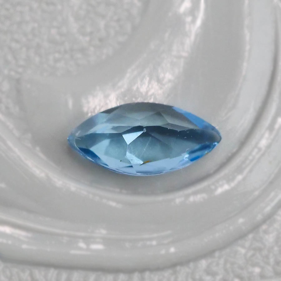 サンタマリアアクアマリン 0.17ct マーキスカット 5.8mm×2.9mm×1.8mm【MJ3065】