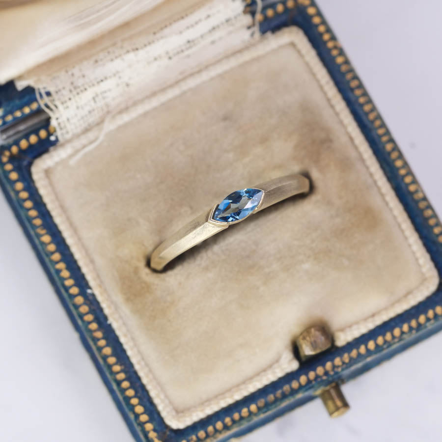 サンタマリアアクアマリン 0.17ct マーキスカット 5.8mm×2.9mm×1.8mm【MJ3065】