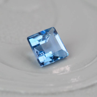 サンタマリアアクアマリン 0.15ct スクエアカット 3.0mm×3.0mm×2.0mm【MJ3064】