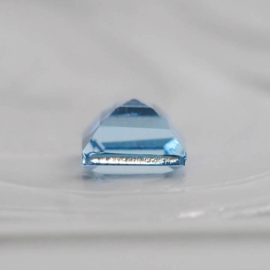 サンタマリアアクアマリン 0.15ct スクエアカット 3.0mm×3.0mm×2.0mm【MJ3064】
