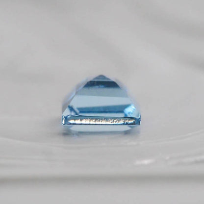 サンタマリアアクアマリン 0.15ct スクエアカット 3.0mm×3.0mm×2.0mm【MJ3064】
