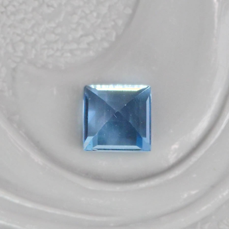 サンタマリアアクアマリン 0.15ct スクエアカット 3.0mm×3.0mm×2.0mm【MJ3064】