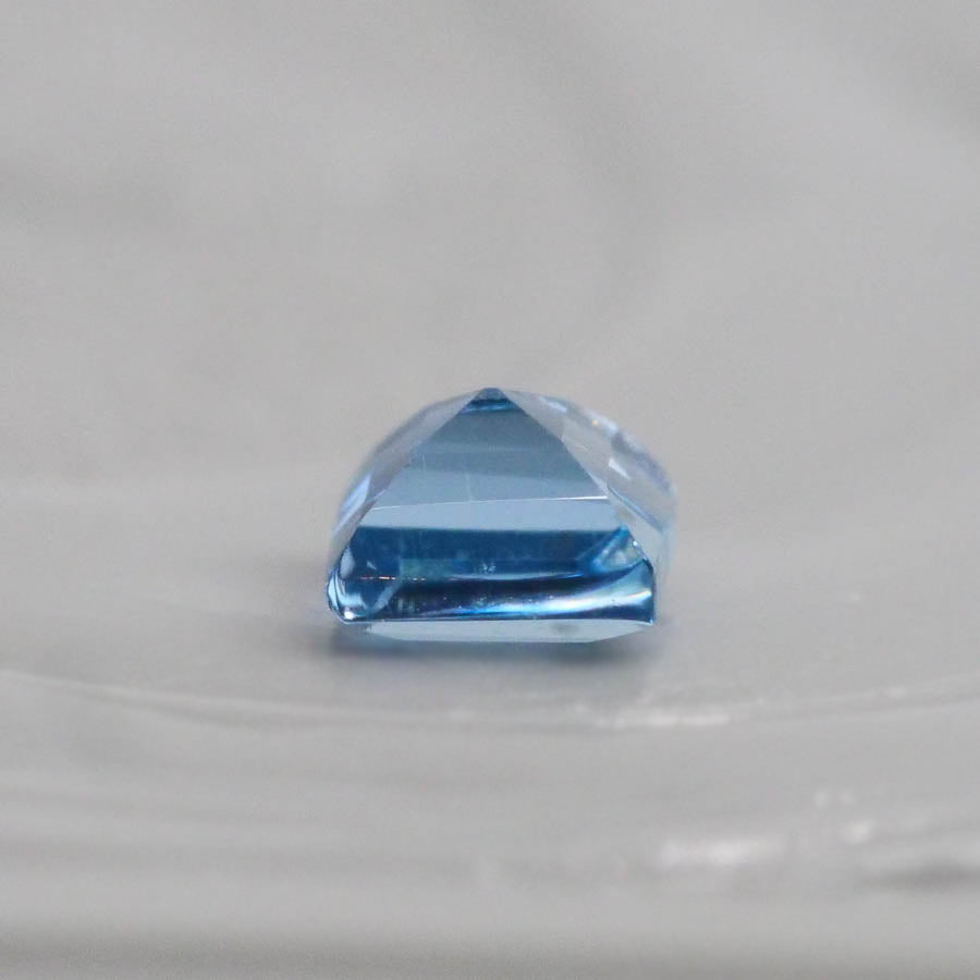 サンタマリアアクアマリン 0.05ct スクエアカット 2.0mm×2.0mm×1.4mm【MJ3063】