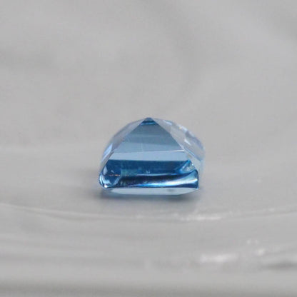 サンタマリアアクアマリン 0.05ct スクエアカット 2.0mm×2.0mm×1.4mm【MJ3063】