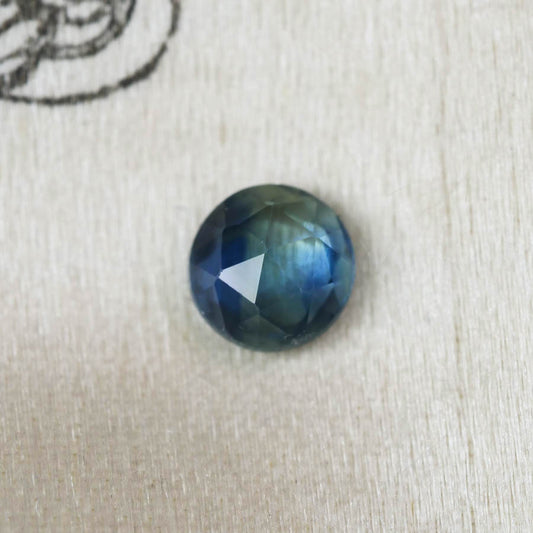 バイカラーサファイア 0.24ct ローズカット 3.6mm×3.6m×1.8mm【MJ2870】