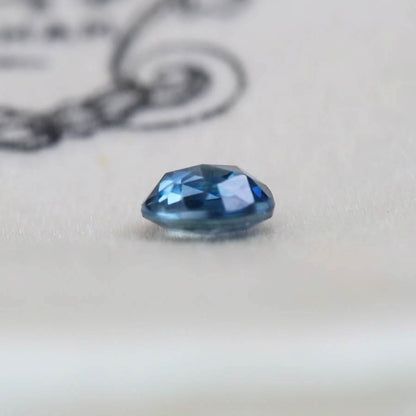 バイカラーサファイア 0.24ct ローズカット 3.6mm×3.6m×1.8mm【MJ2870】