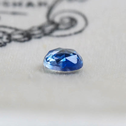 バイカラーサファイア 0.25ct ローズカット 3.6mm×3.6m×1.8mm【MJ2871】