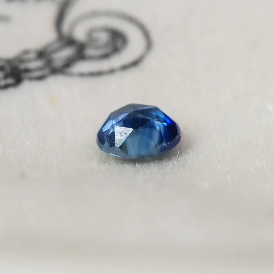 バイカラーサファイア 0.18ct ローズカット 3.3mm×3.3mm×1.6mm【MJ2872】
