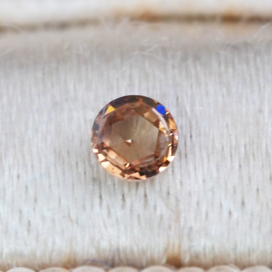 ナチュラルダイヤモンド 0.07ct ローズカット 2.6mm×2.6mm×1.2mm【MJ3066】