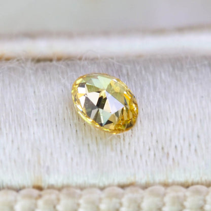 ナチュラルダイヤモンド 0.13ct オーバルローズカット 4.0mm×2.8mm×1.4mm【MJ3067】