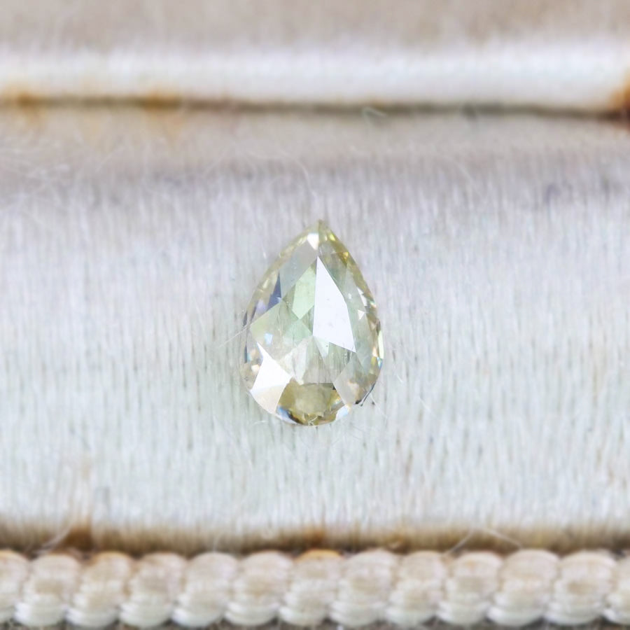 ナチュラルダイヤモンド 0.10ct ペアシェイプローズカット 4.0mm×2.8mm×1.1mm【MJ3068】