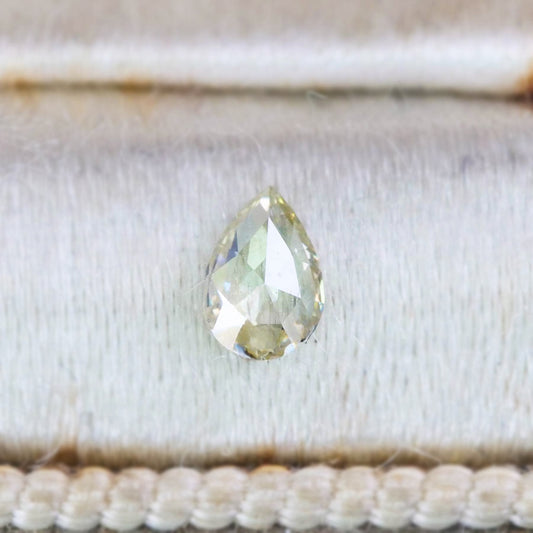 ナチュラルダイヤモンド 0.10ct ペアシェイプローズカット 4.0mm×2.8mm×1.1mm【MJ3068】