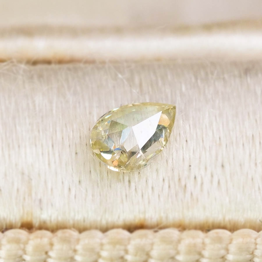 ナチュラルダイヤモンド 0.10ct ペアシェイプローズカット 4.0mm×2.8mm×1.1mm【MJ3068】