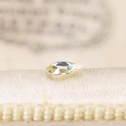 ナチュラルダイヤモンド 0.10ct ペアシェイプローズカット 4.0mm×2.8mm×1.1mm【MJ3068】