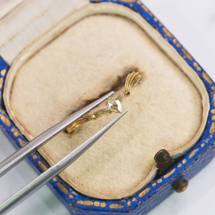 ナチュラルダイヤモンド 0.10ct ペアシェイプローズカット 4.0mm×2.8mm×1.1mm【MJ3068】