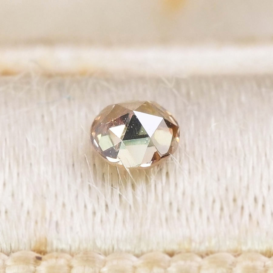 ナチュラルダイヤモンド 0.09ct ローズカット 2.8mm×2.8mm×1.4mm