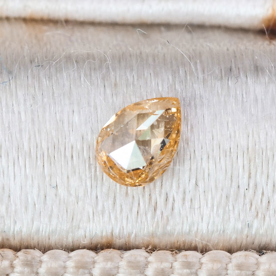 ナチュラルダイヤモンド 0.11ct ペアシェイプローズカット 4.0mm×2.9mm×1.3mm【MJ3070】