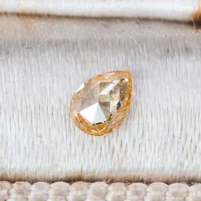 ナチュラルダイヤモンド 0.11ct ペアシェイプローズカット 4.0mm×2.9mm×1.3mm【MJ3070】