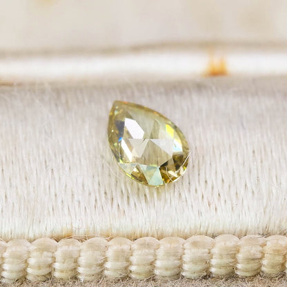 ナチュラルダイヤモンド 0.12ct ペアシェイプローズカット 4.1mm×3.0mm×1.1mm【MJ3071】