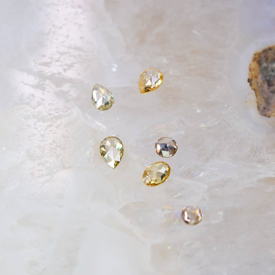 ナチュラルダイヤモンド 0.12ct ペアシェイプローズカット 4.1mm×3.0mm×1.1mm【MJ3071】