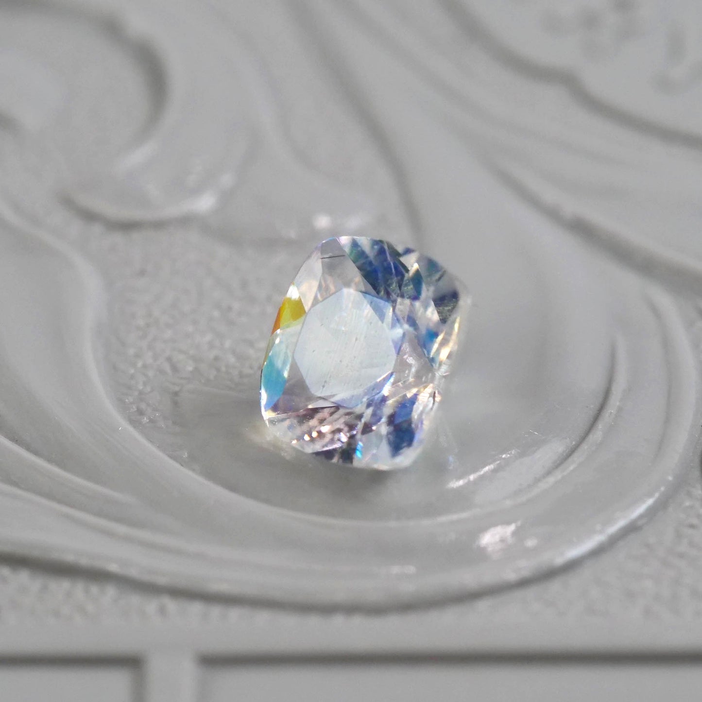 アンデシンラブラドライト 0.53ct クッションミックスカット 5.1mm×5.0mm×3.6mm レインボームーンストーン【MJ2868】