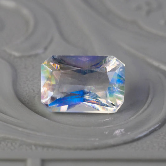 アンデシンラブラドライト 0.90ct ラディアントカット 7.2mm×4.9mm×3.6mm レインボームーンストーン【MJ2867】