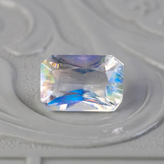 アンデシンラブラドライト 0.90ct ラディアントカット 7.2mm×4.9mm×3.6mm レインボームーンストーン【MJ2867】