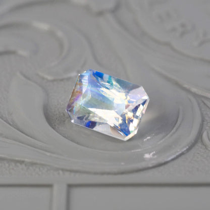 アンデシンラブラドライト 0.90ct ラディアントカット 7.2mm×4.9mm×3.6mm レインボームーンストーン【MJ2867】