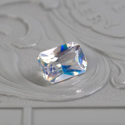 アンデシンラブラドライト 0.90ct ラディアントカット 7.2mm×4.9mm×3.6mm レインボームーンストーン【MJ2867】