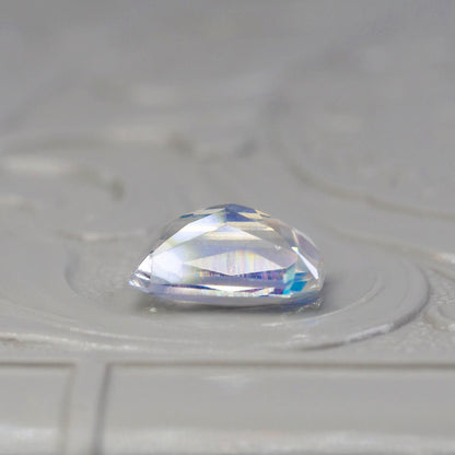 アンデシンラブラドライト 0.90ct ラディアントカット 7.2mm×4.9mm×3.6mm レインボームーンストーン【MJ2867】