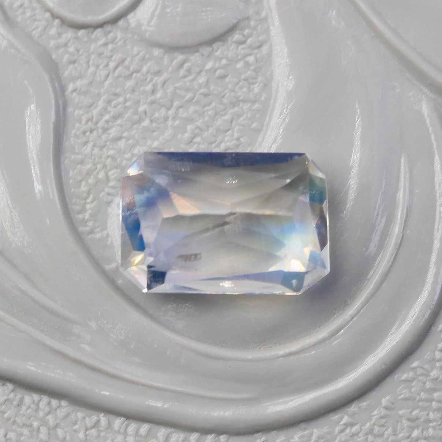 アンデシンラブラドライト 0.90ct ラディアントカット 7.2mm×4.9mm×3.6mm レインボームーンストーン【MJ2867】