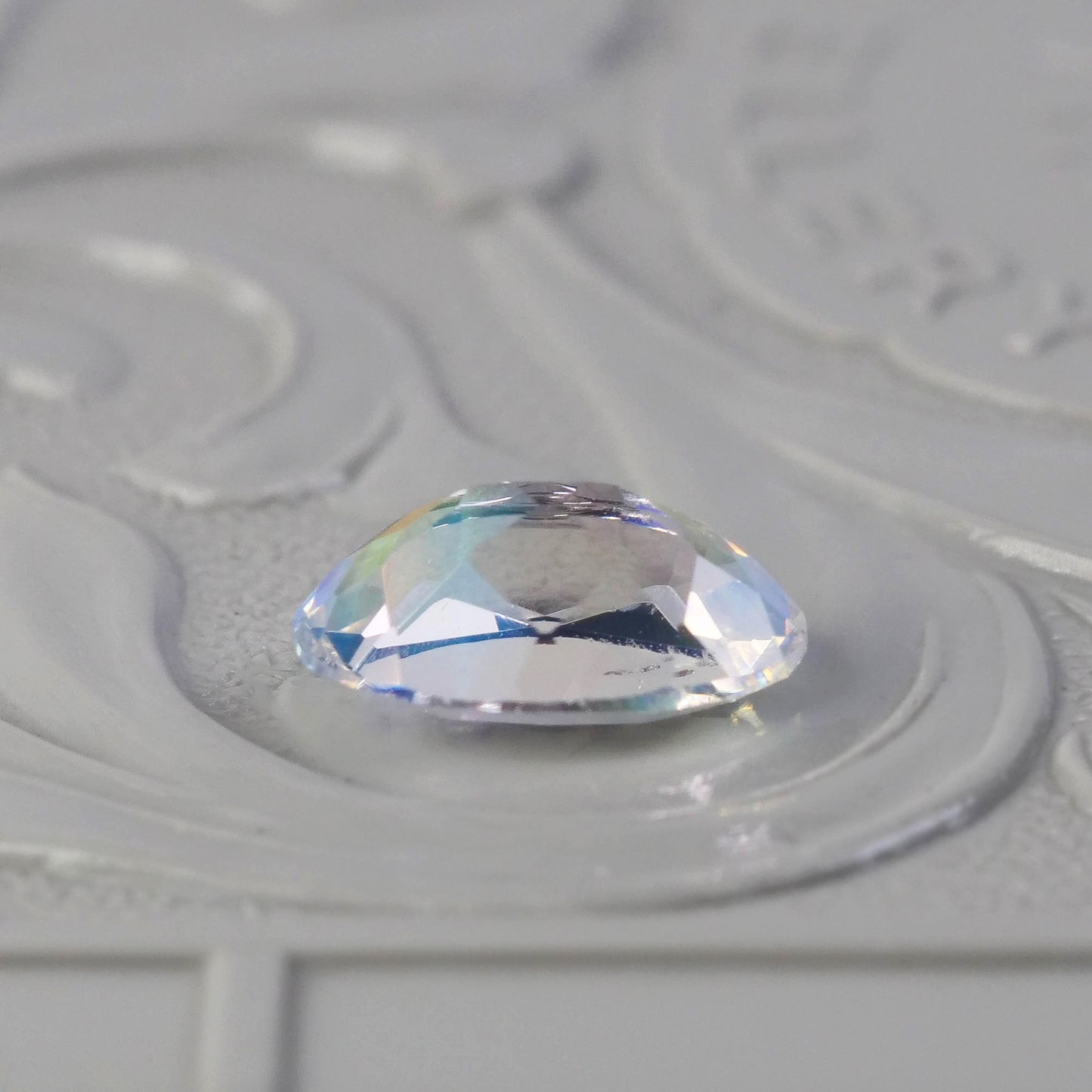 アンデシンラブラドライト 0.87ct オーバルカット 7.9mm×5.4mm×3.5mm レインボームーンストーン【MJ2866】