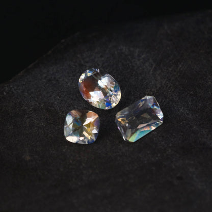 アンデシンラブラドライト 0.90ct ラディアントカット 7.2mm×4.9mm×3.6mm レインボームーンストーン【MJ2867】