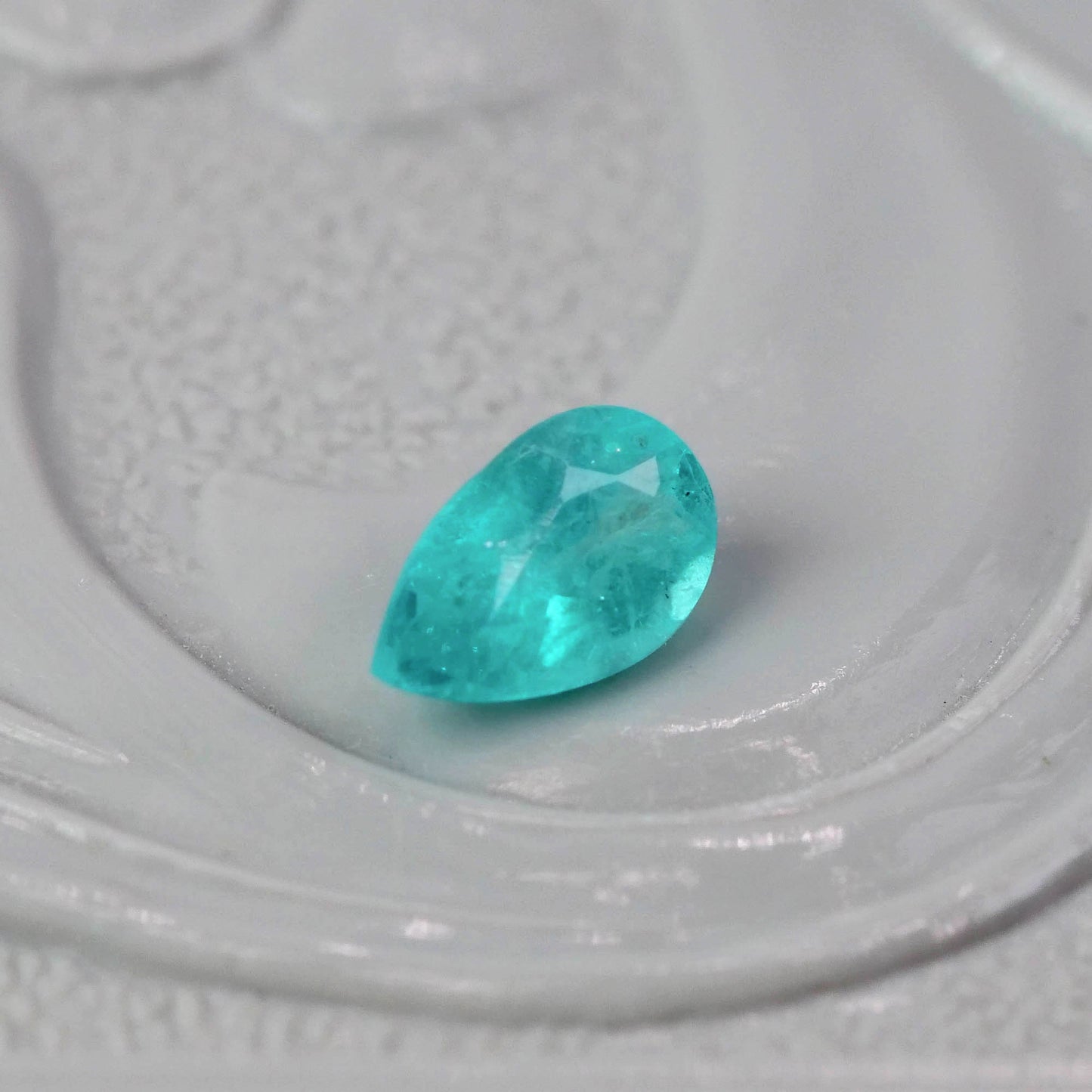 パライバトルマリン ブラジル産 0.15ct ペアシェイプカット 4.6mm×2.8mm×1.9mm【MJ3076】